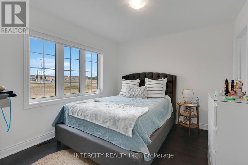 11 Stately Drive  Wasaga Beach, L9Z0L9 | Image 22