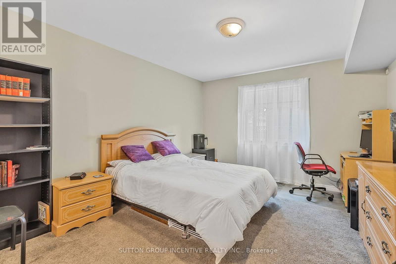 66 Raglan Street  Collingwood, L9Y5R2 | Image 12