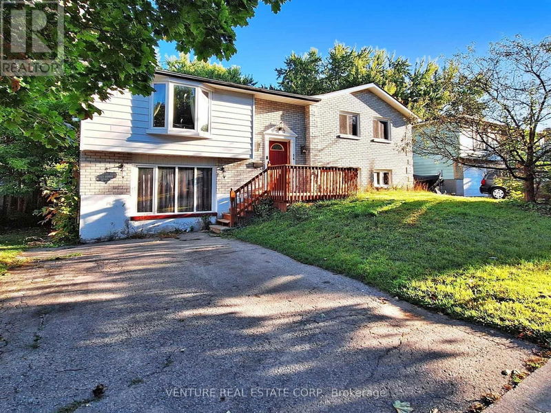 56 Indian Arrow Road  Barrie (North Shore), L4M5N9 | Image 3