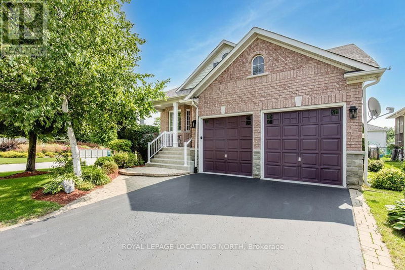 25 Masters Lane  Wasaga Beach, L9Z1S8 | Image 2