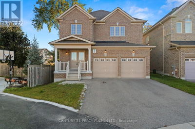 66 White Crescent  Barrie (Holly), L4N5Z9 | Image 1