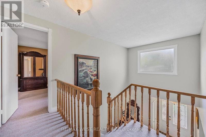 230 Browning Trail  Barrie (Letitia Heights), L4N5J7 | Image 14