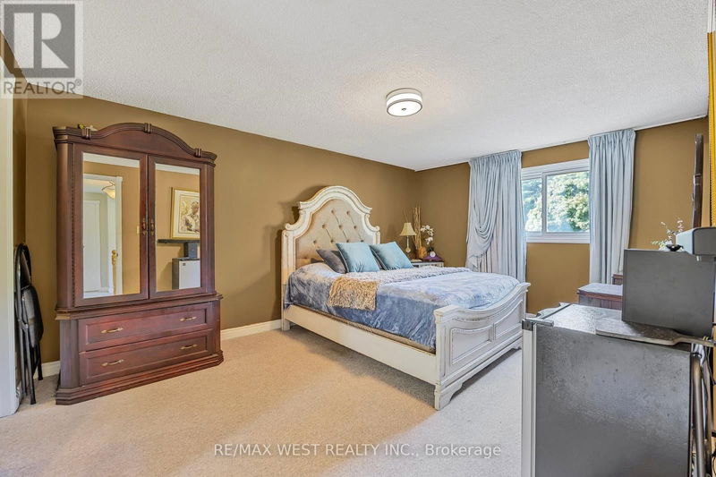 230 Browning Trail  Barrie (Letitia Heights), L4N5J7 | Image 15