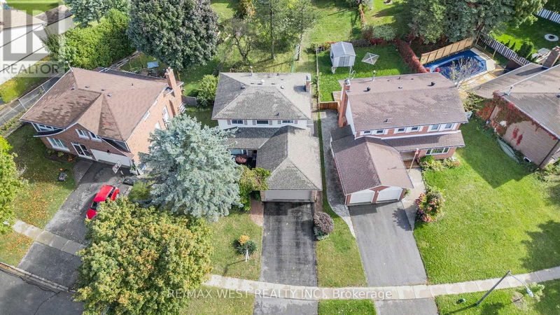 230 Browning Trail  Barrie (Letitia Heights), L4N5J7 | Image 33