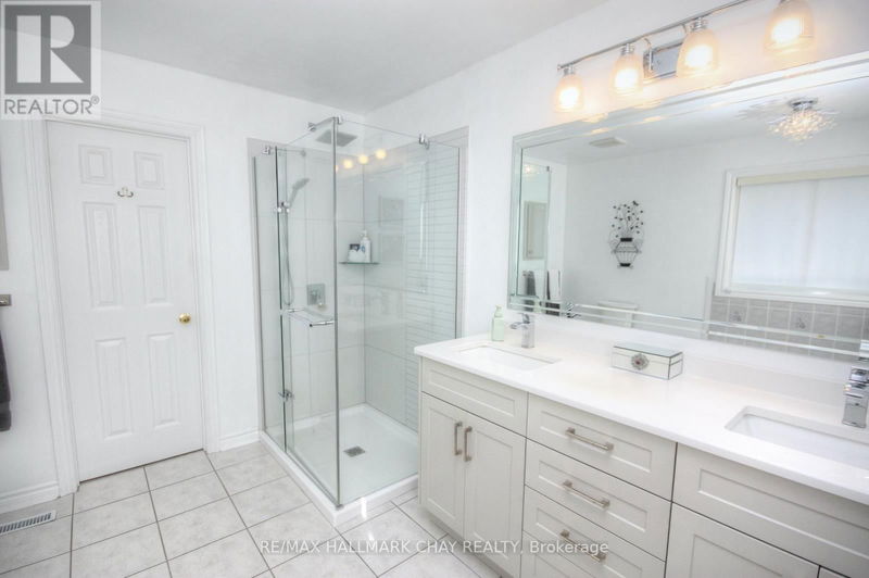 54 Cloughley Drive  Barrie (Northwest), L4N9T3 | Image 25