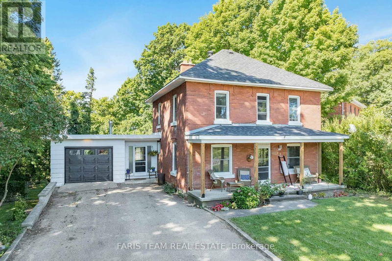 21 Robert Street East Penetanguishene, L9M1A9 | Image 1