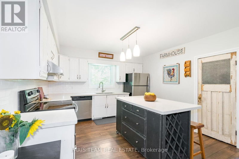 21 Robert Street East Penetanguishene, L9M1A9 | Image 4