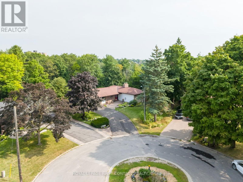 4 Brookdale Drive  Barrie (Sunnidale), L4N1N5 | Image 3