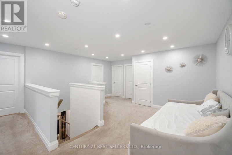 50 Alaskan Heights  Barrie, L9J0B1 | Image 22