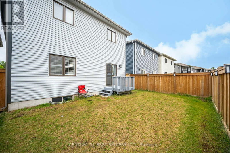 50 Alaskan Heights  Barrie, L9J0B1 | Image 35