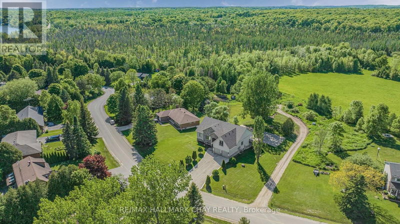 42 MAPLEWOOD Parkway  Oro-Medonte, L3V6H1 | Image 4