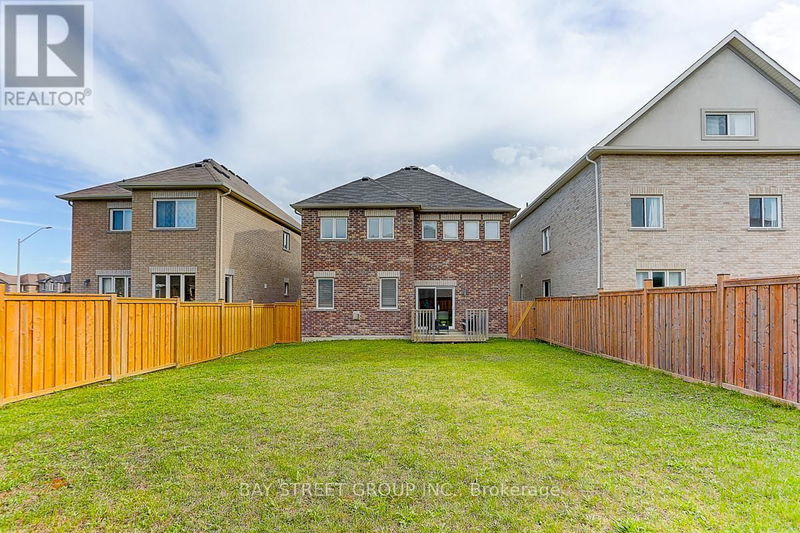 164 Birkhall Place  Barrie (Innis-Shore), L4N0K8 | Image 2