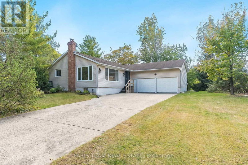 47 Woodland Drive  Wasaga Beach, L9Z2V5 | Image 2