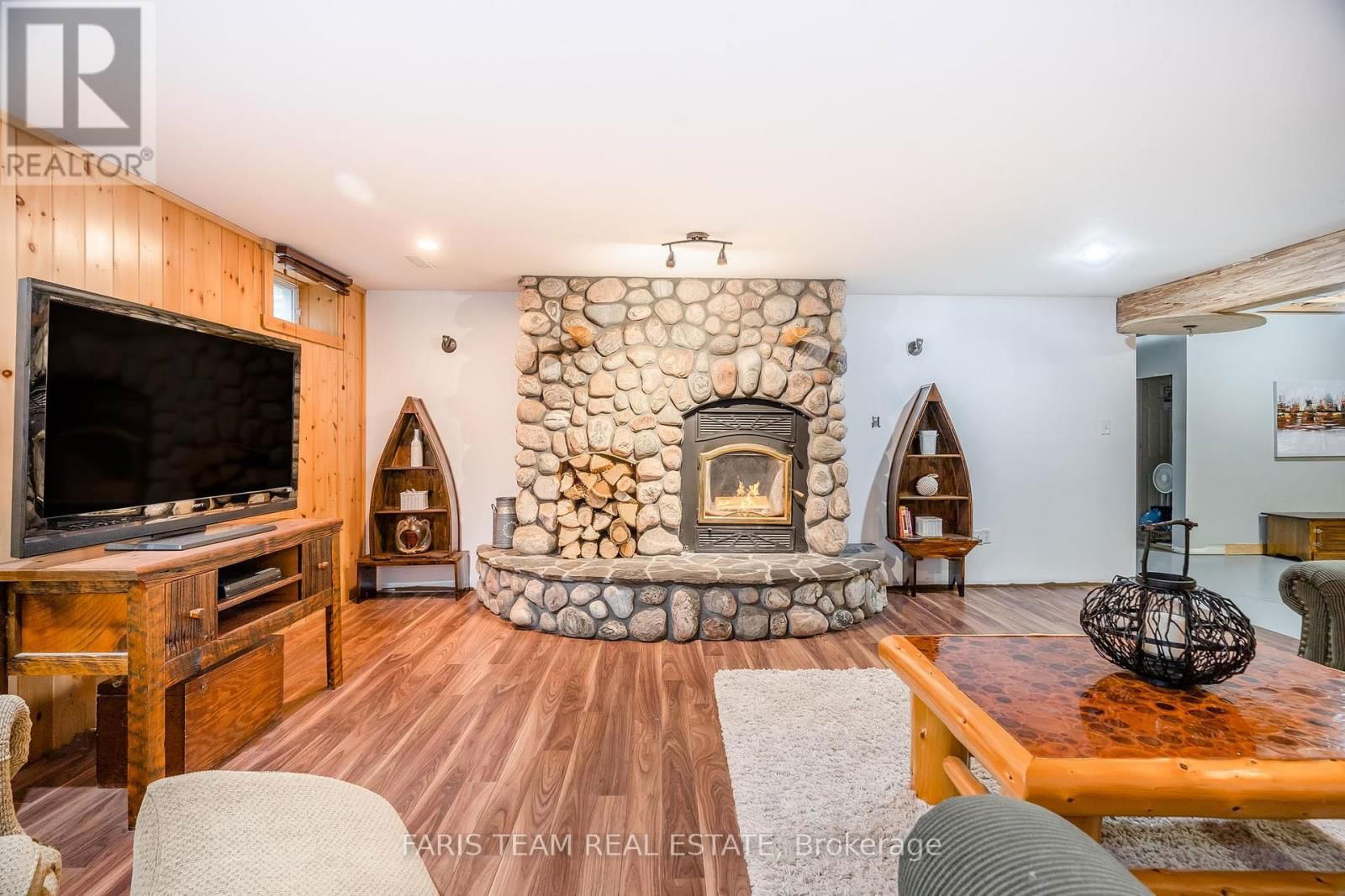 697 LAFONTAINE ROAD EAST Image 24