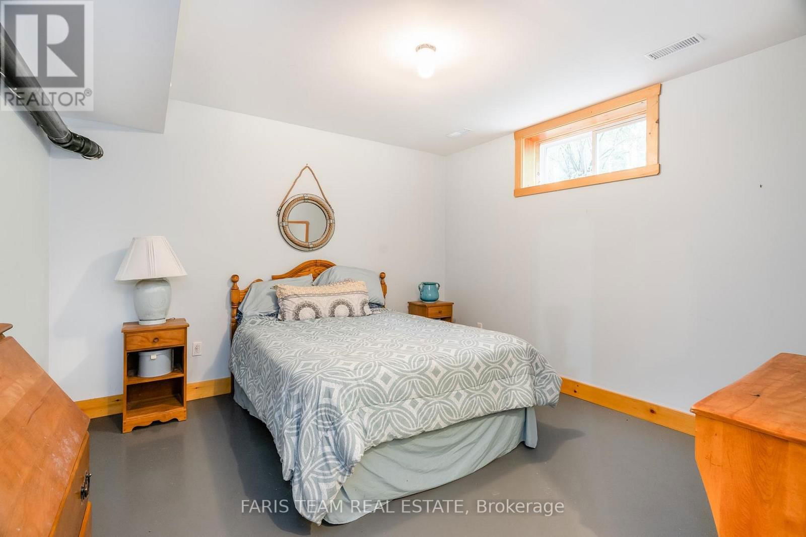 697 LAFONTAINE ROAD EAST Image 28