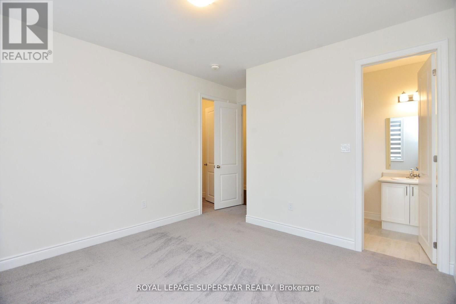 102 RUGMAN CRESCENT Image 34