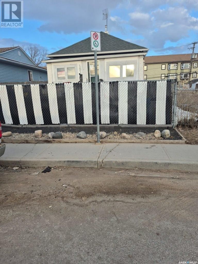 1316 Angus Street Regina, Saskatchewan