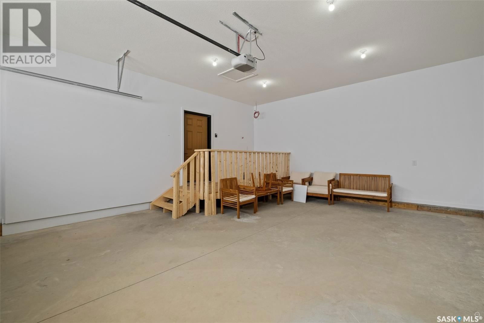 34 EAGLE CRESCENT Image 29