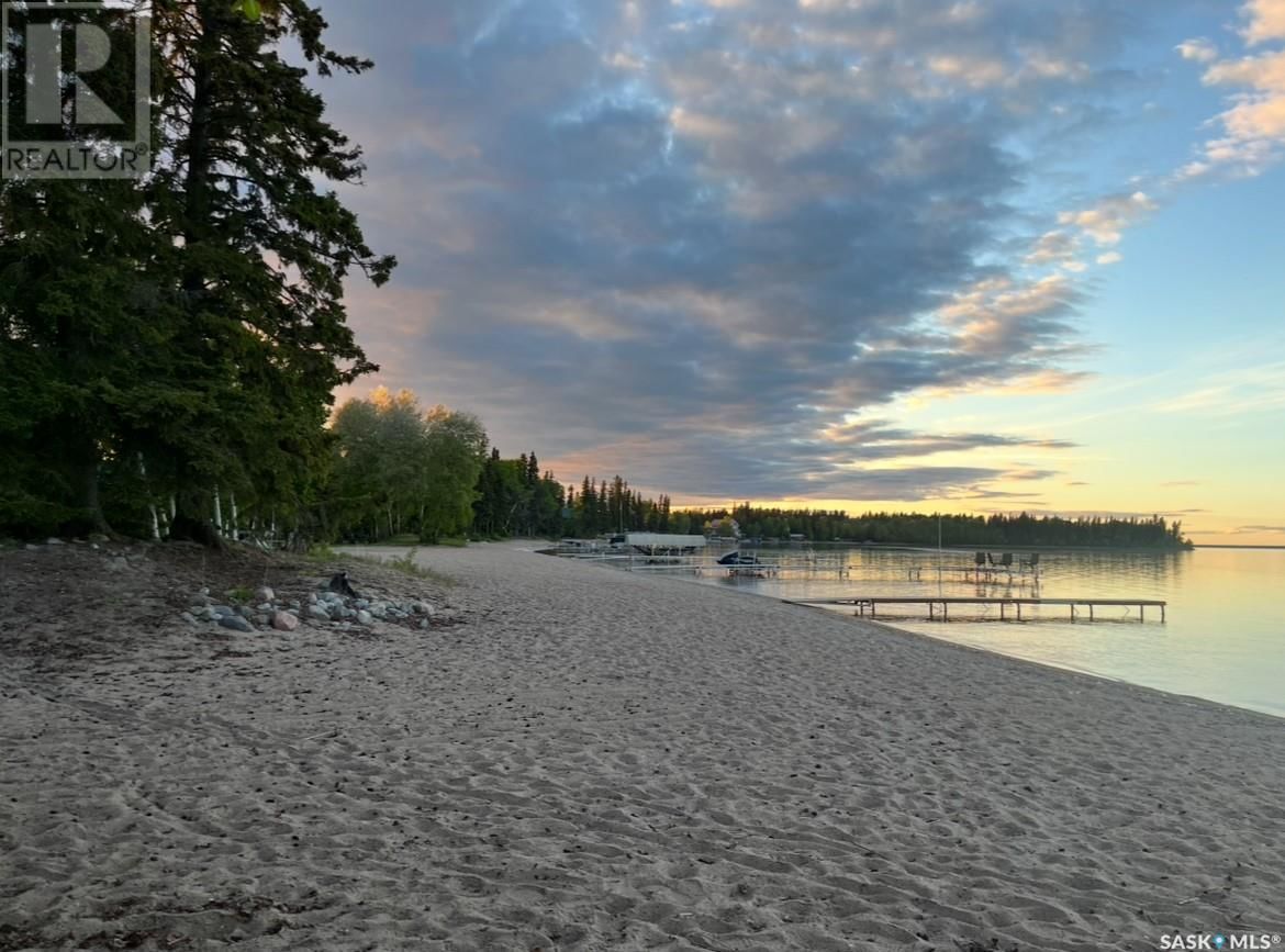 8 BOOTS BAY Image 47