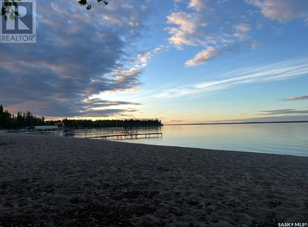 8 BOOTS BAY Image 48