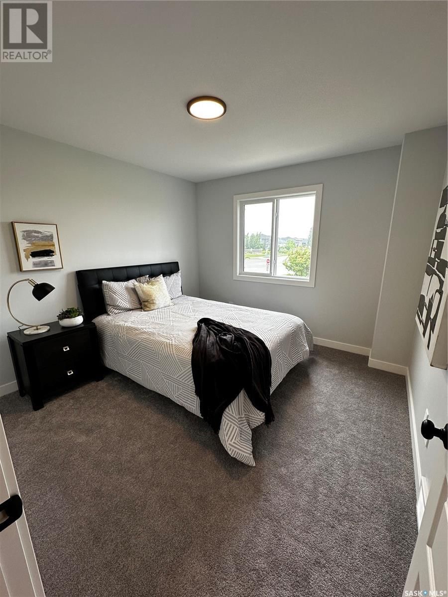 532 MYLES HEIDT MANOR Image 11