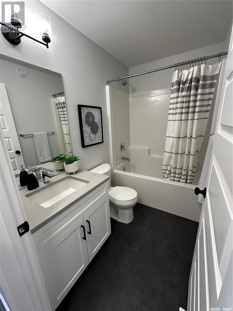 532 MYLES HEIDT MANOR Image 12