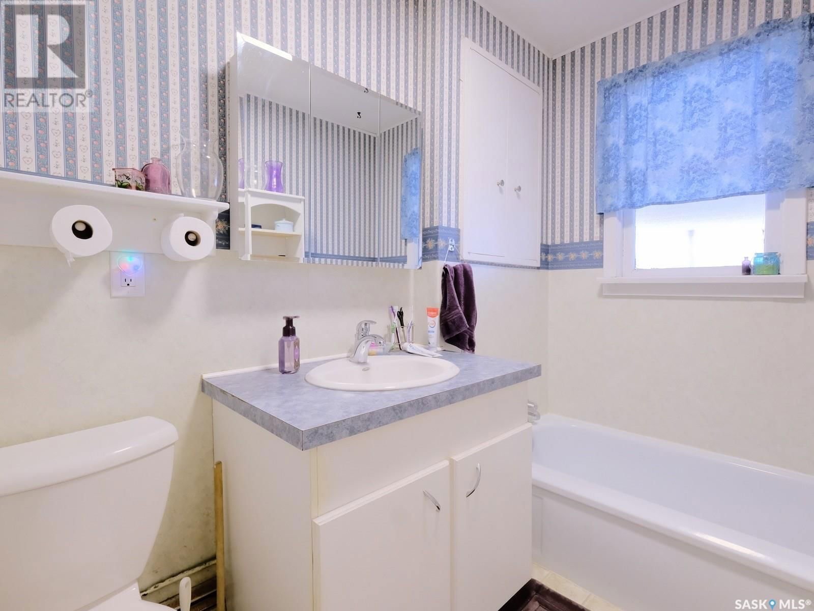 102 2ND AVENUE Image 15