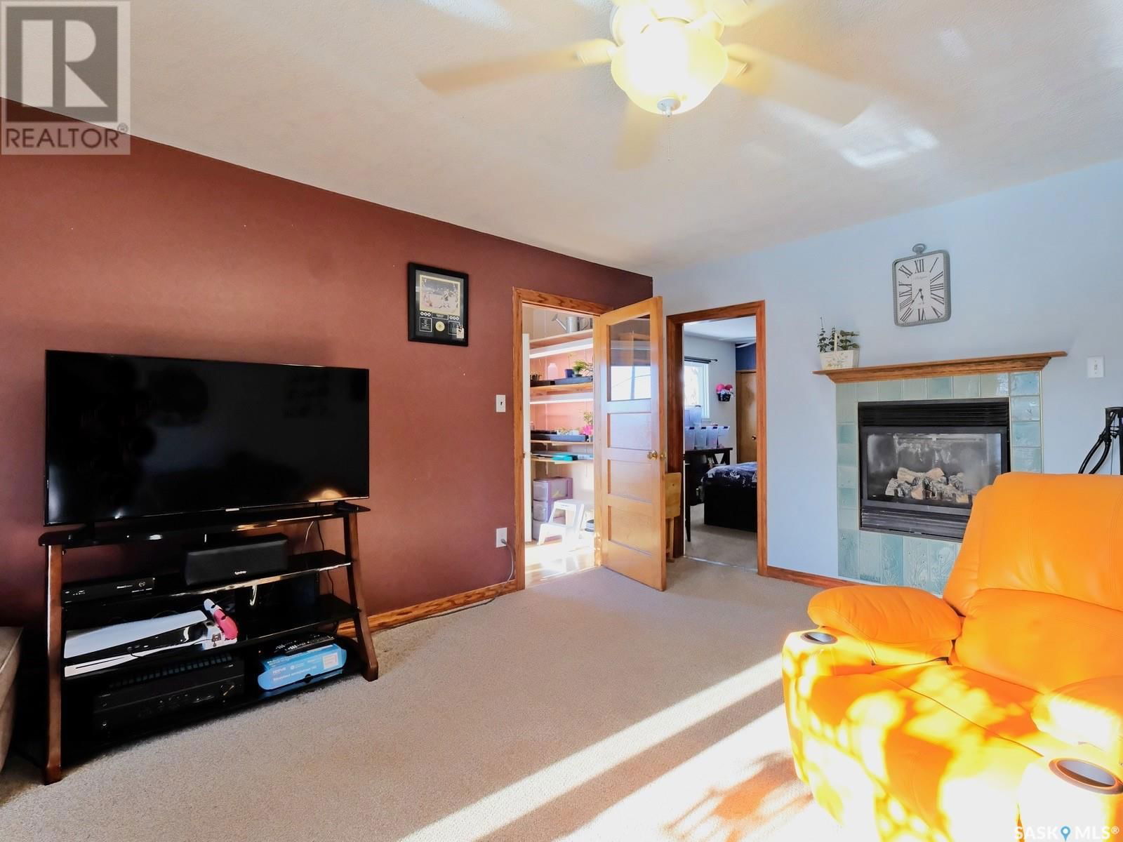 102 2ND AVENUE Image 24