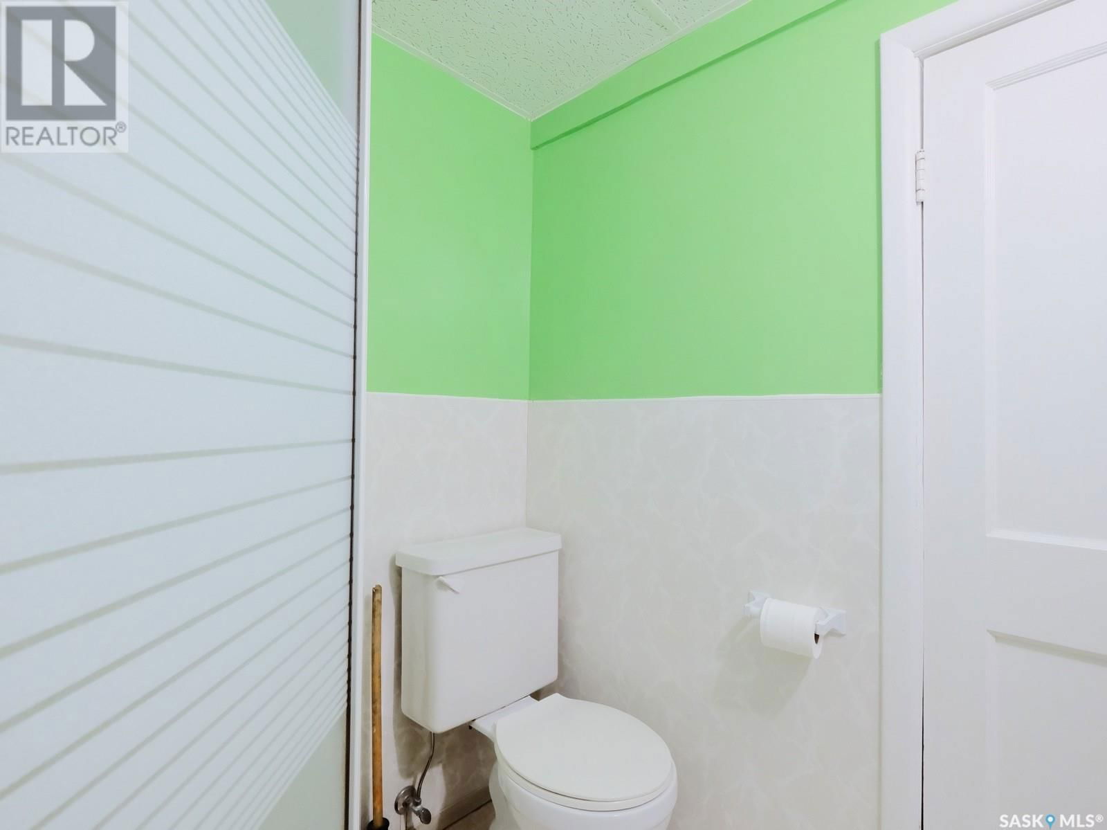 102 2ND AVENUE Image 39