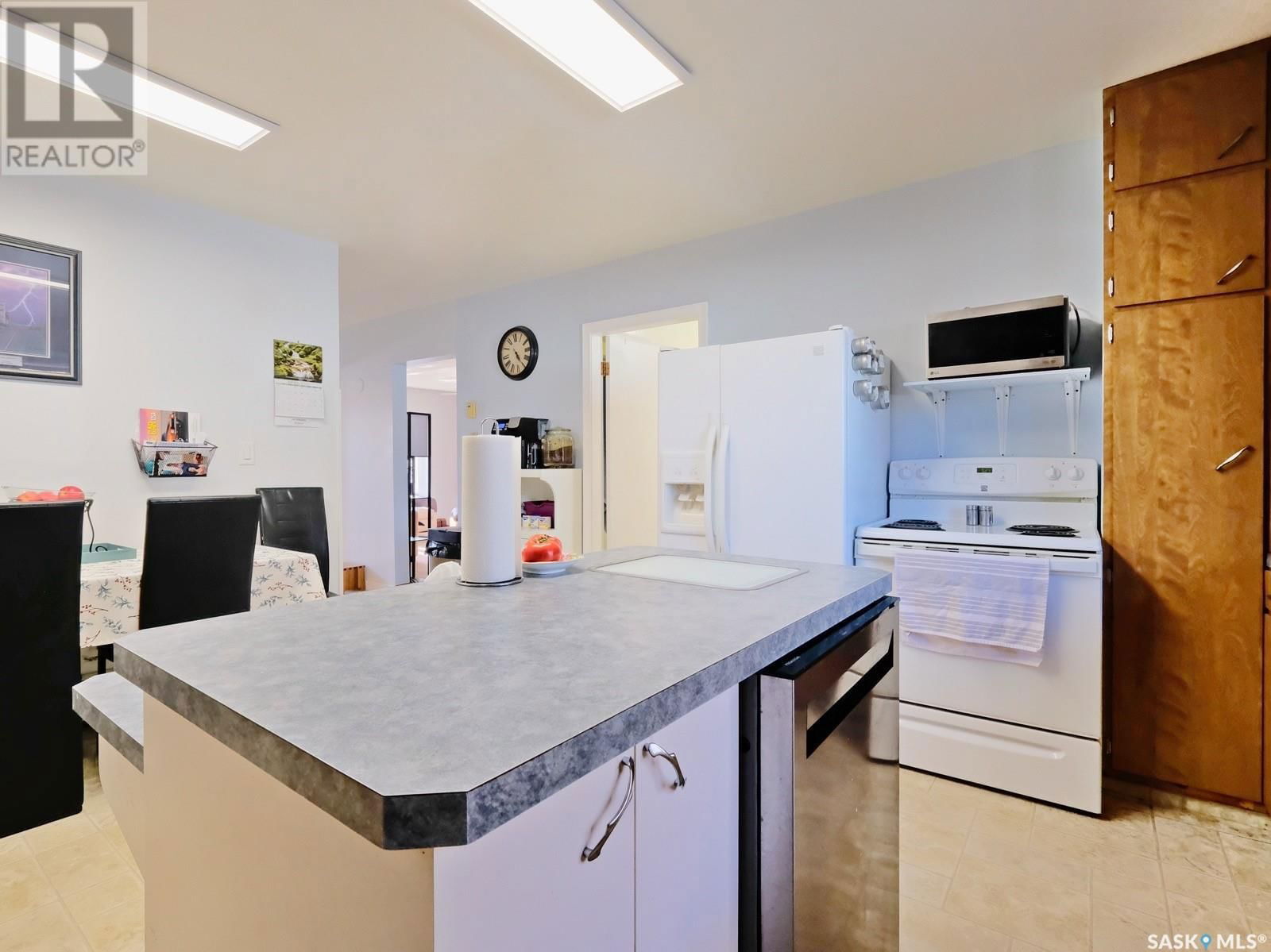 102 2ND AVENUE Image 7