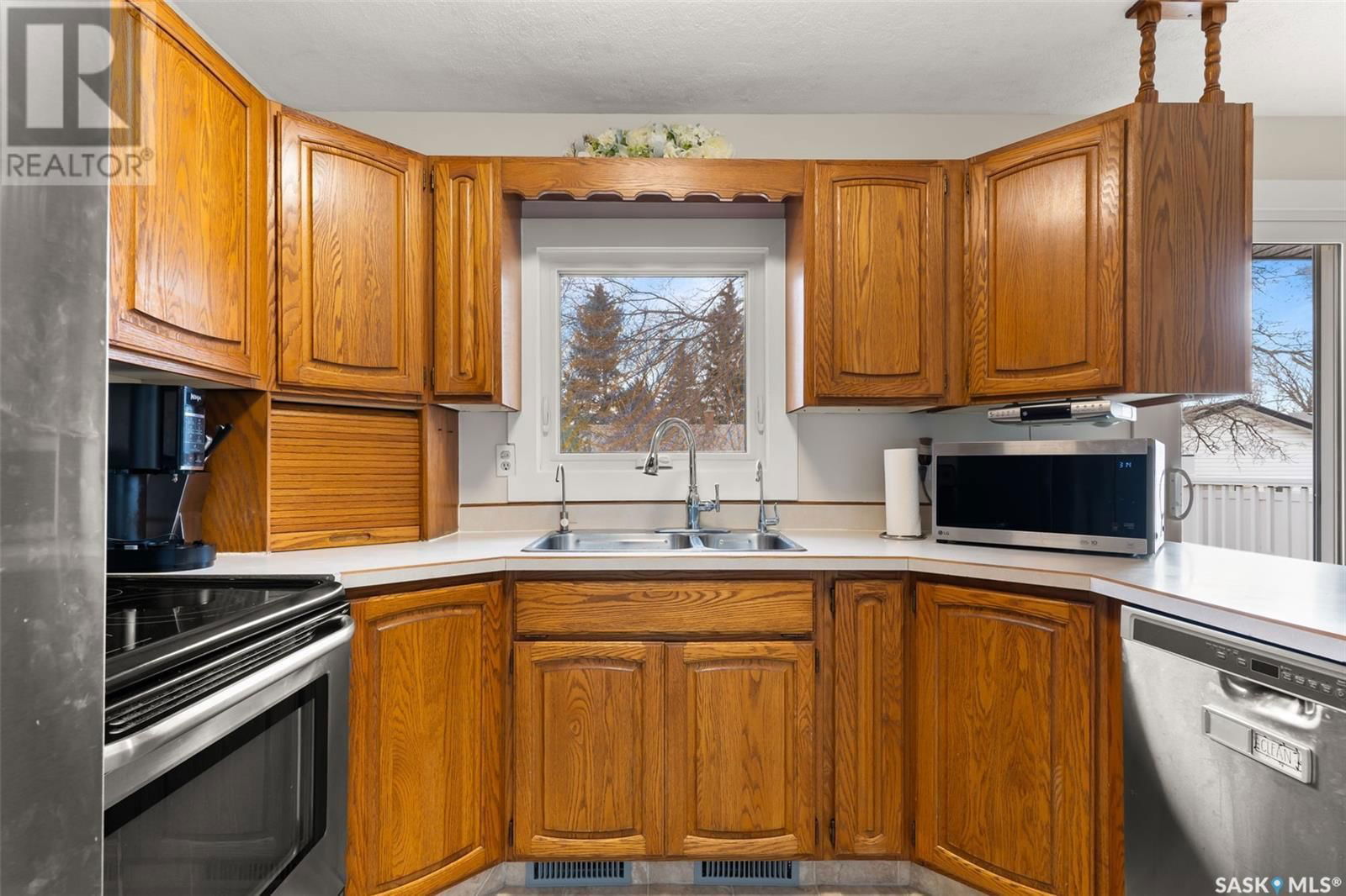 123 ELMVIEW ROAD Image 9