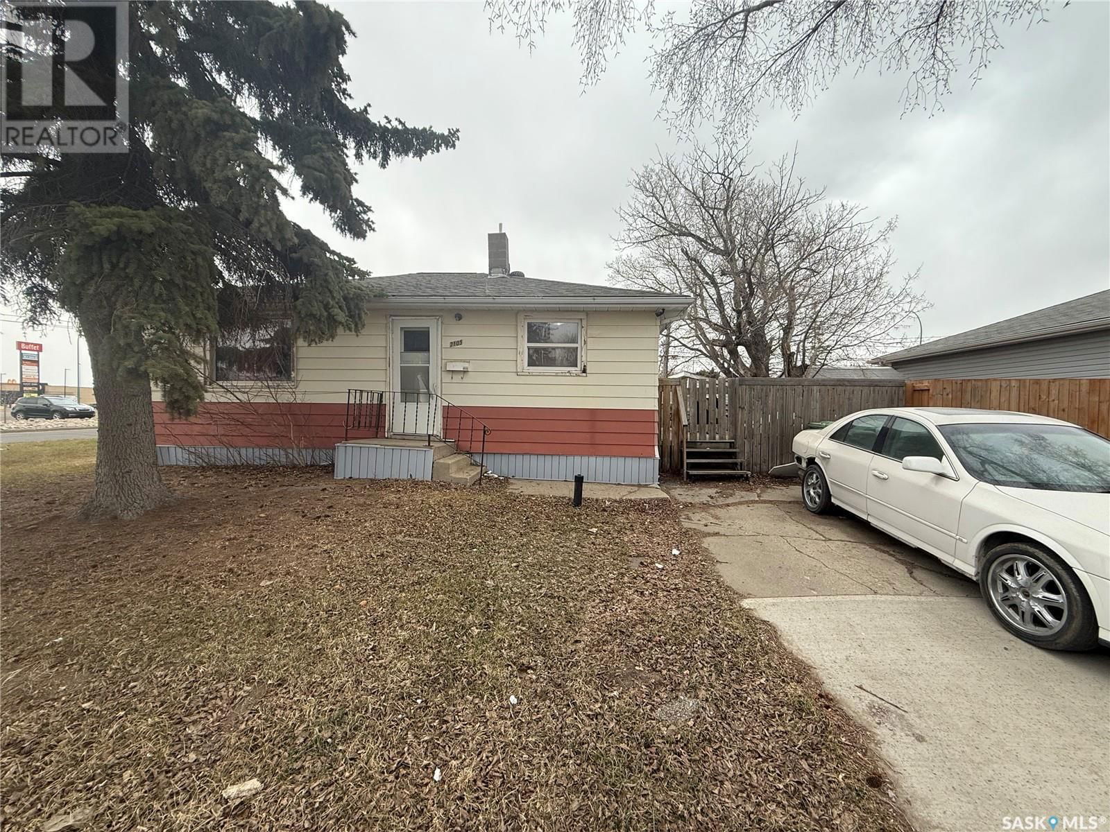 2105 ABBOTT STREET Image 1