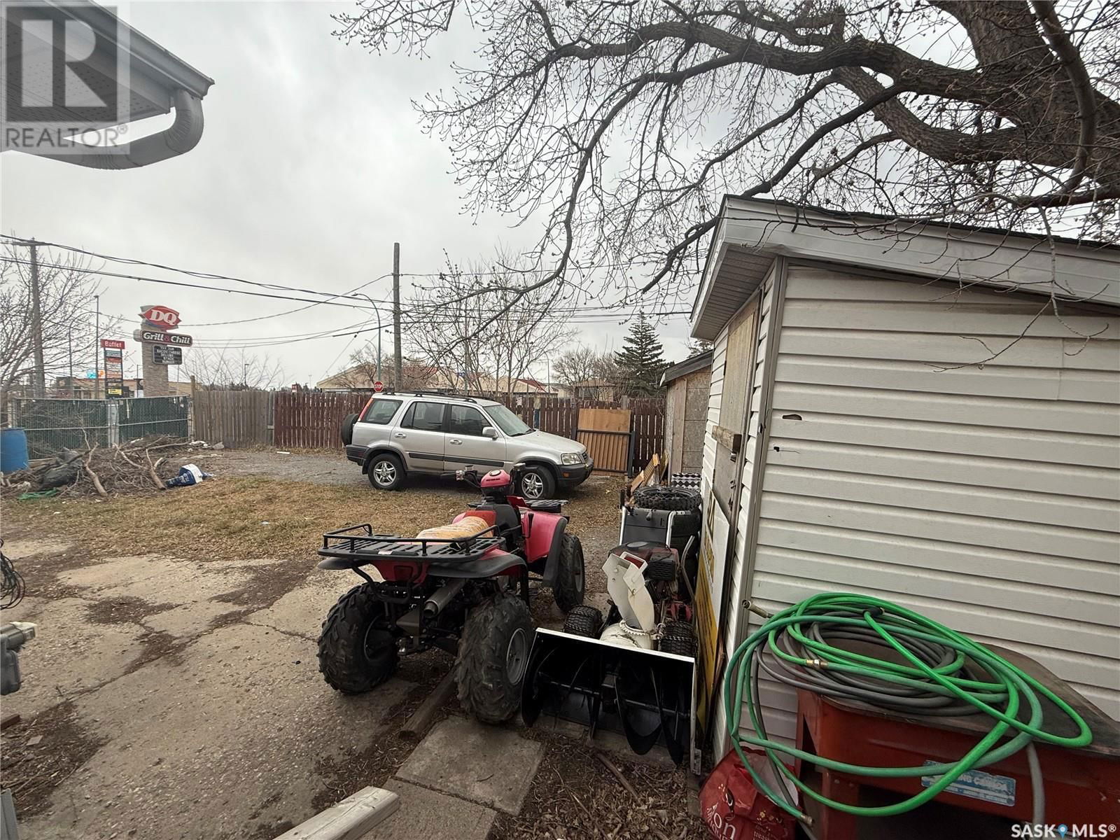2105 ABBOTT STREET Image 18