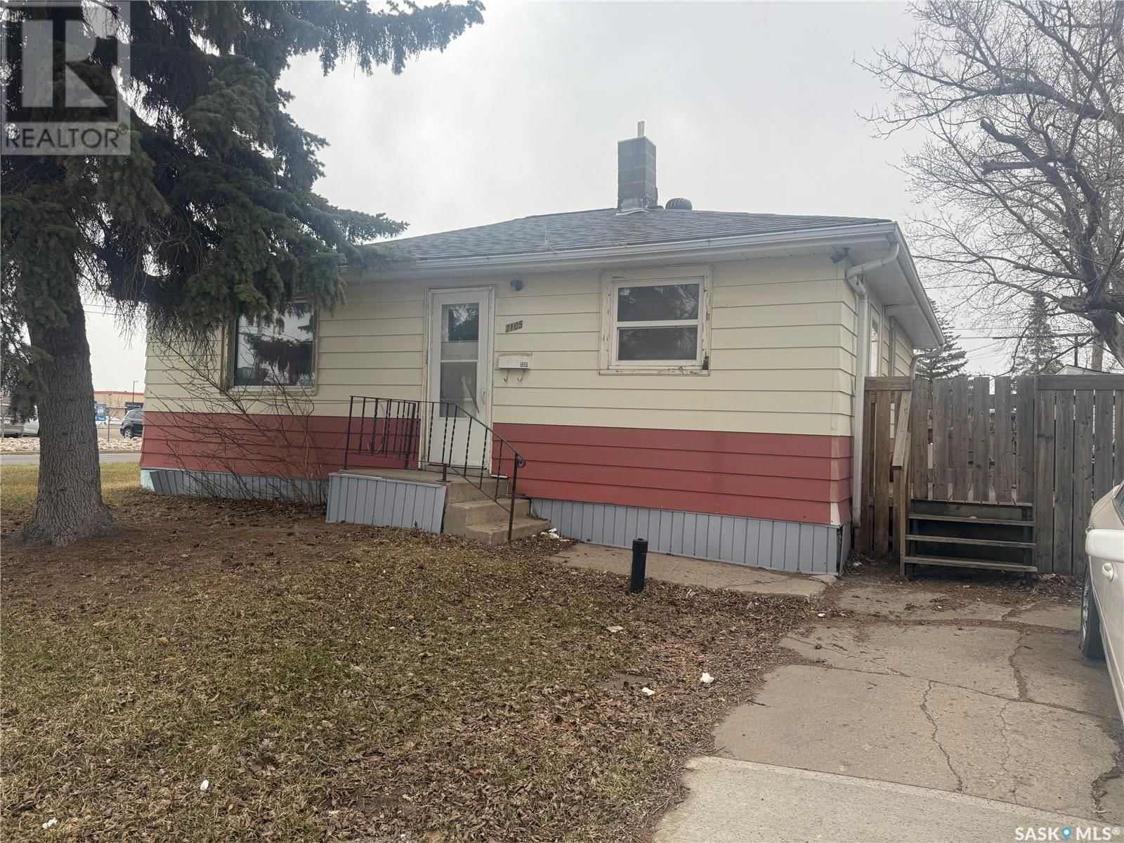2105 ABBOTT STREET Image 2