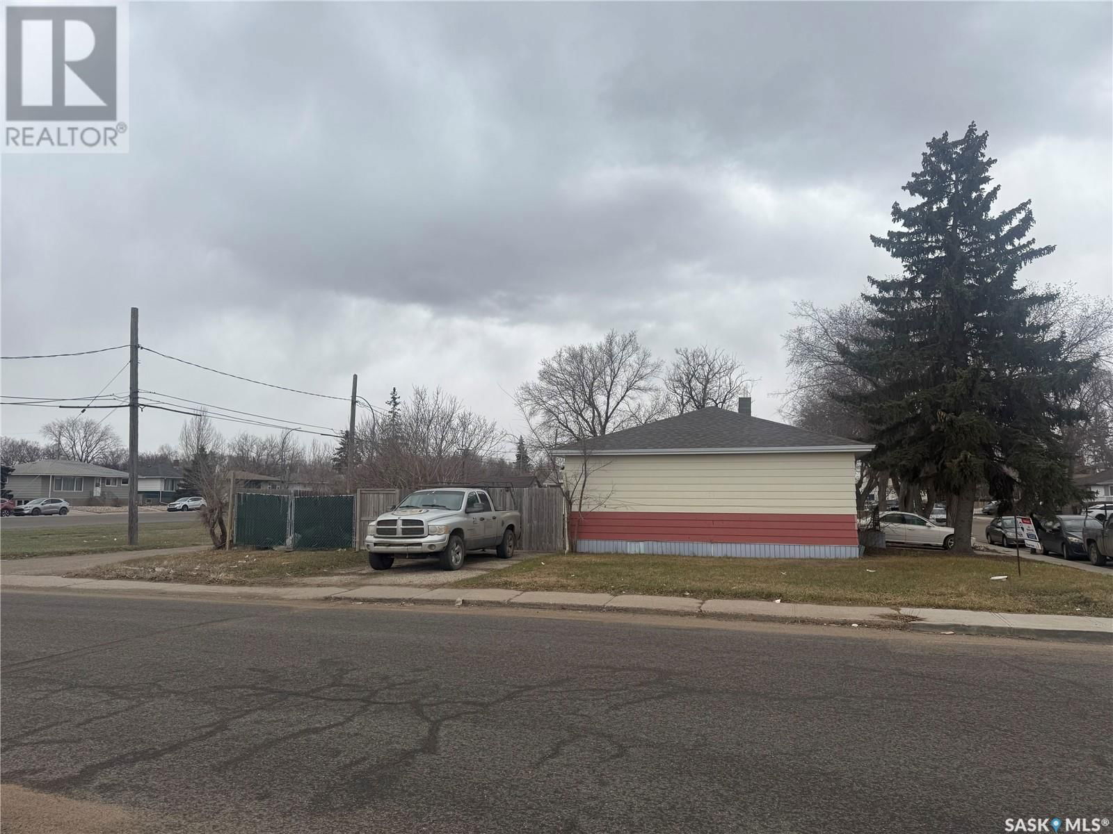 2105 ABBOTT STREET Image 3