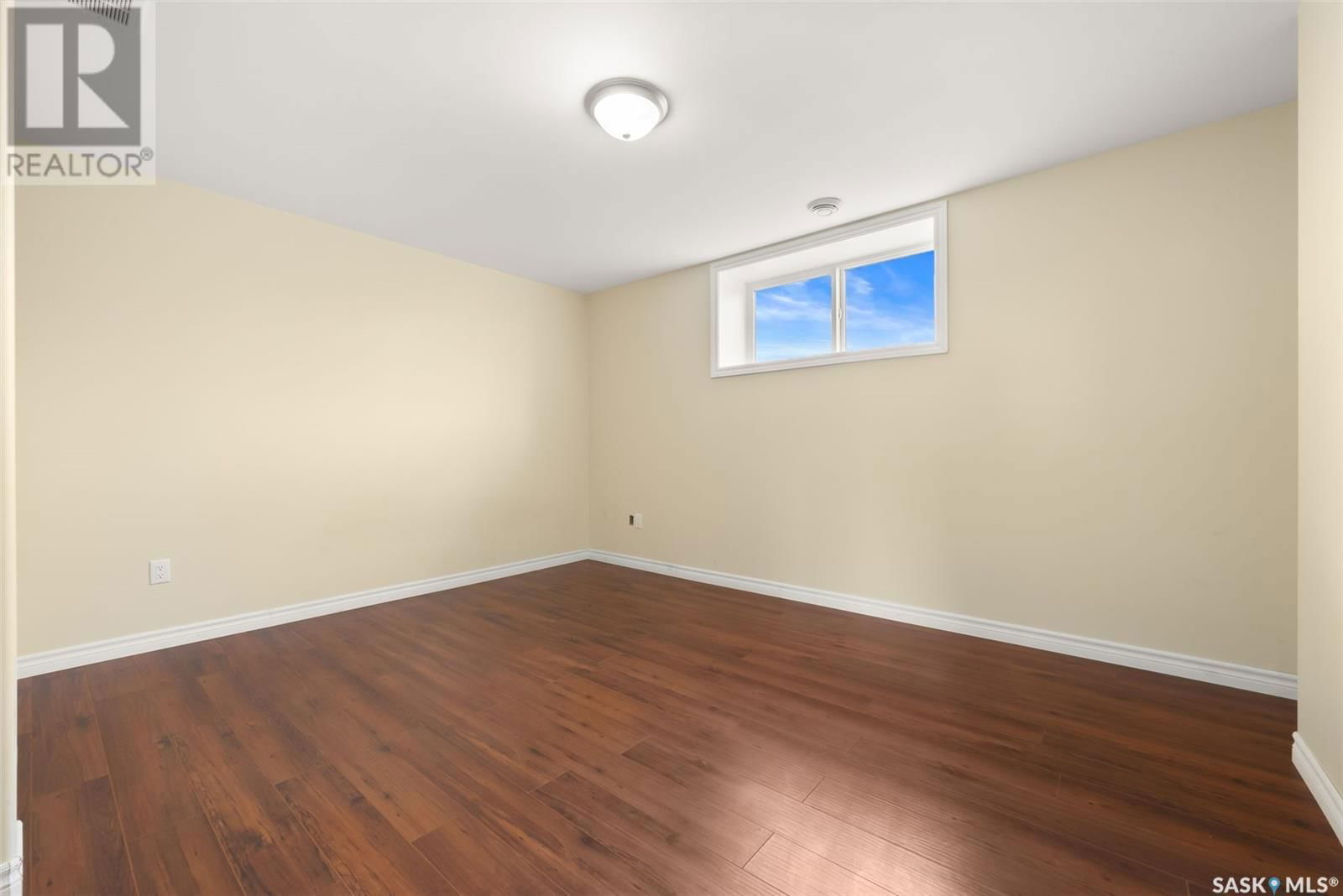 142 ROCK POINTE CRESCENT Image 32