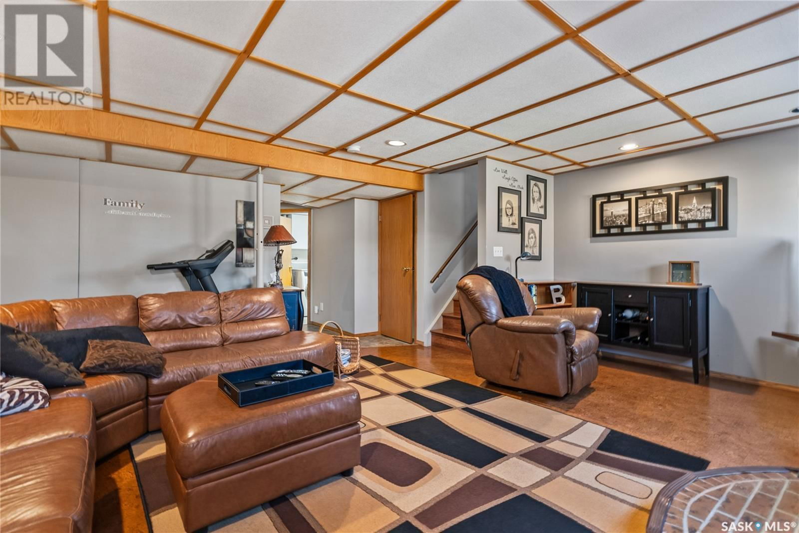 2519 CARDINAL CRESCENT Image 30