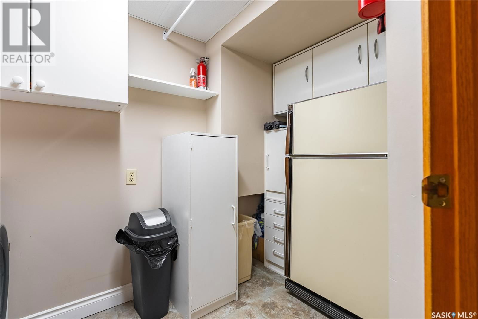 2519 CARDINAL CRESCENT Image 35