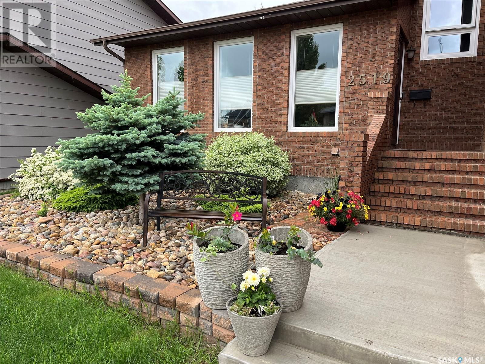 2519 CARDINAL CRESCENT Image 48