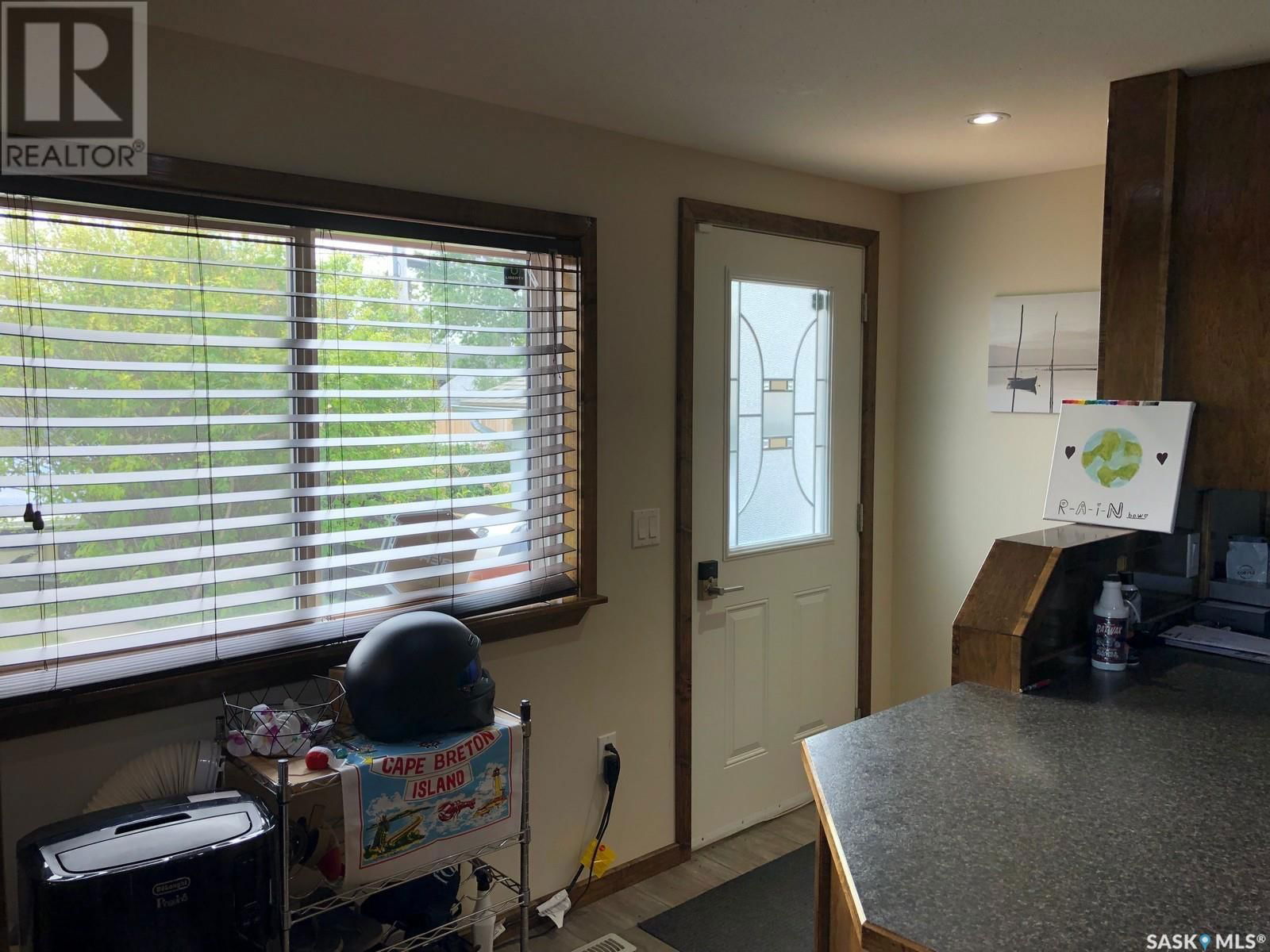 600 8TH AVENUE Image 10