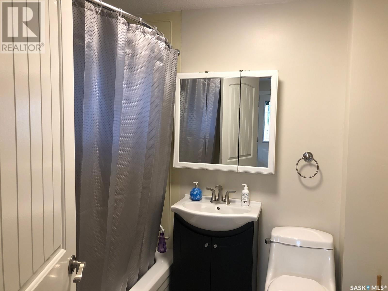600 8TH AVENUE Image 25