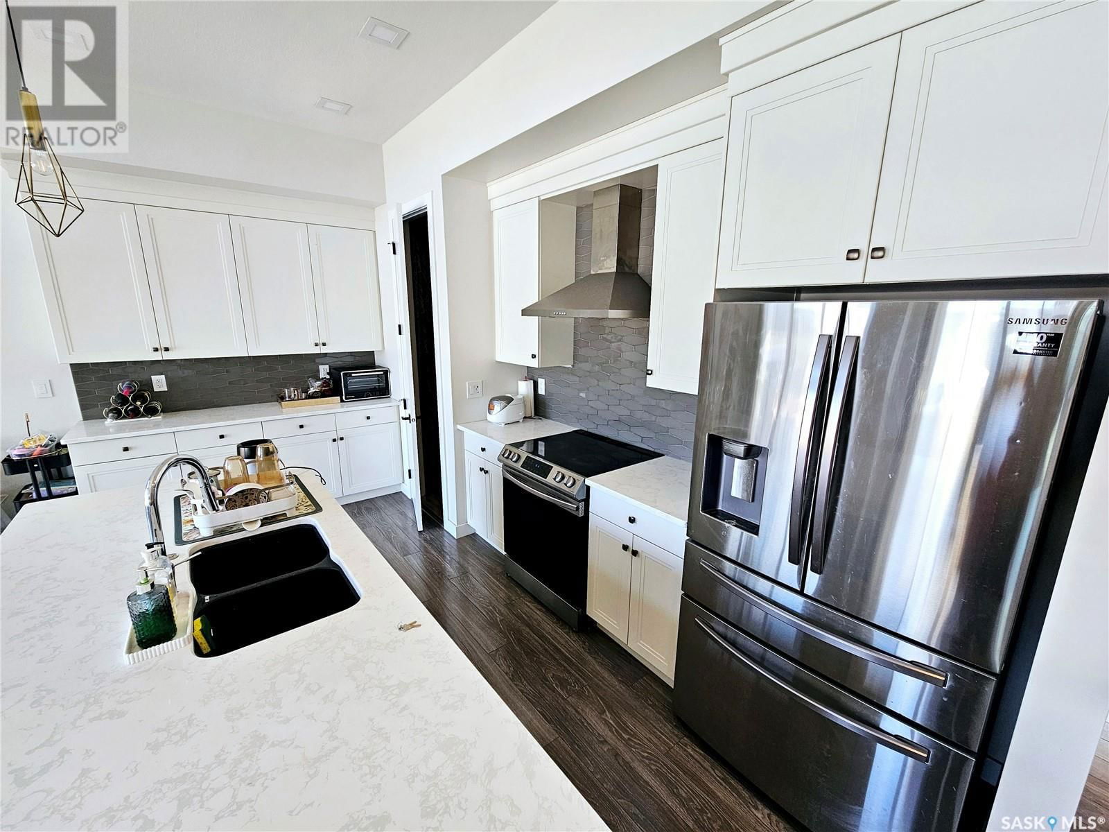 411 DAGNONE TERRACE Image 11