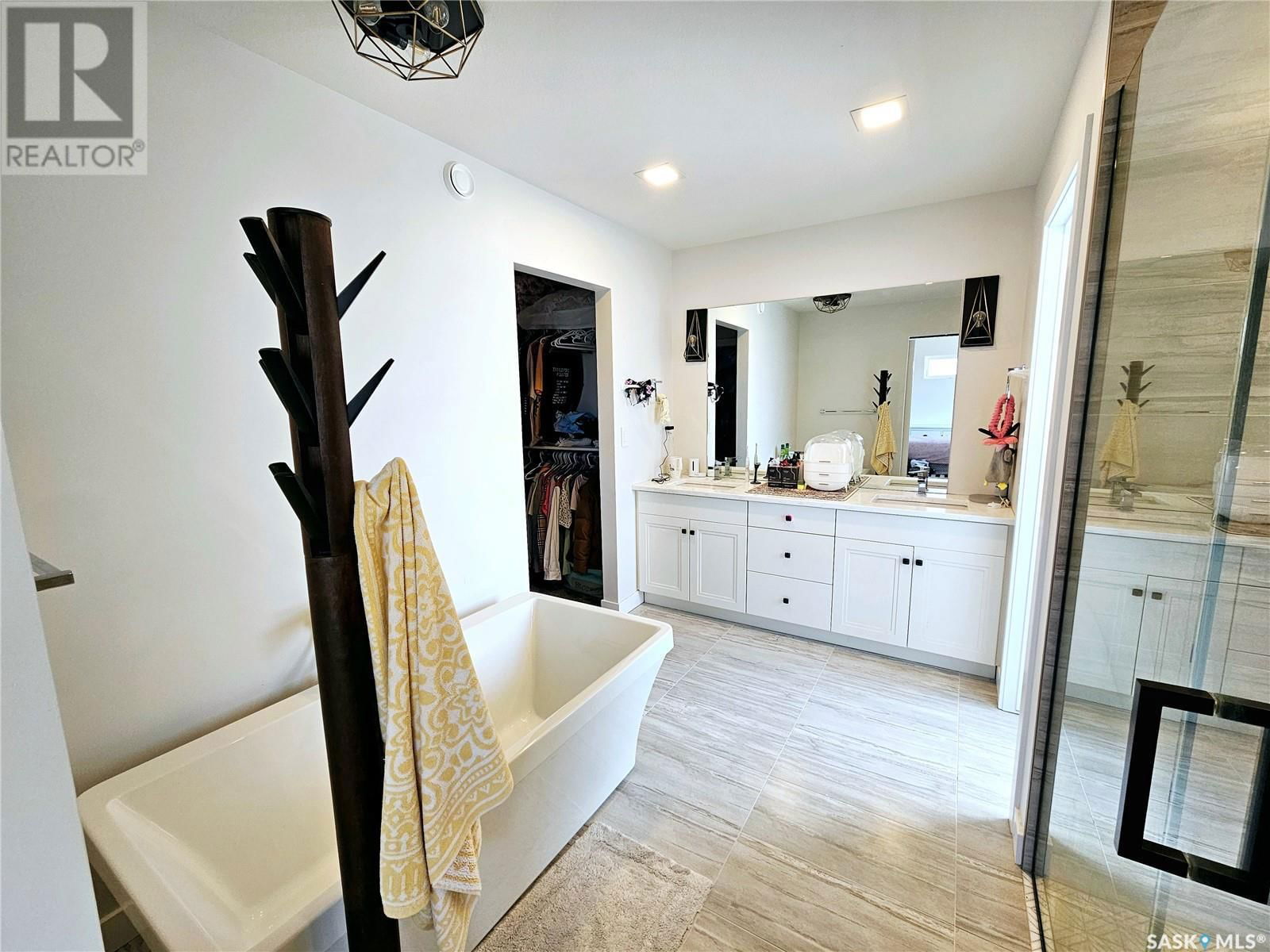 411 DAGNONE TERRACE Image 23