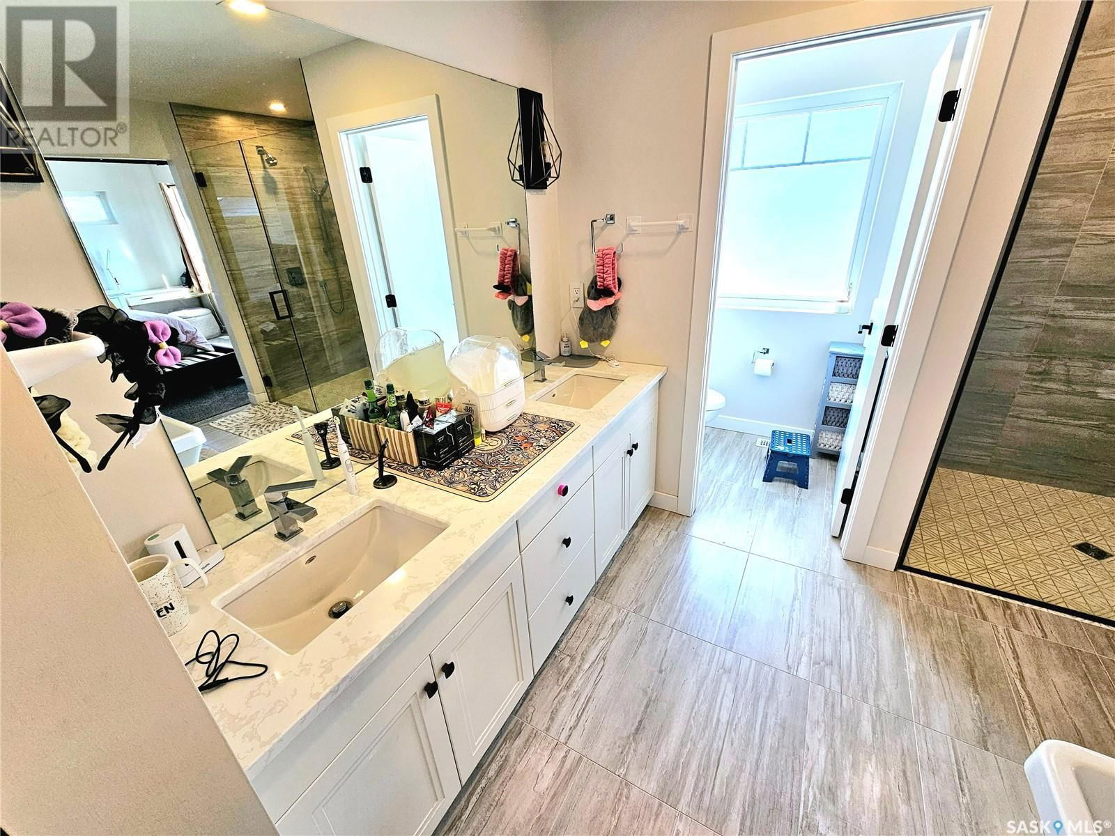 411 DAGNONE TERRACE Image 34