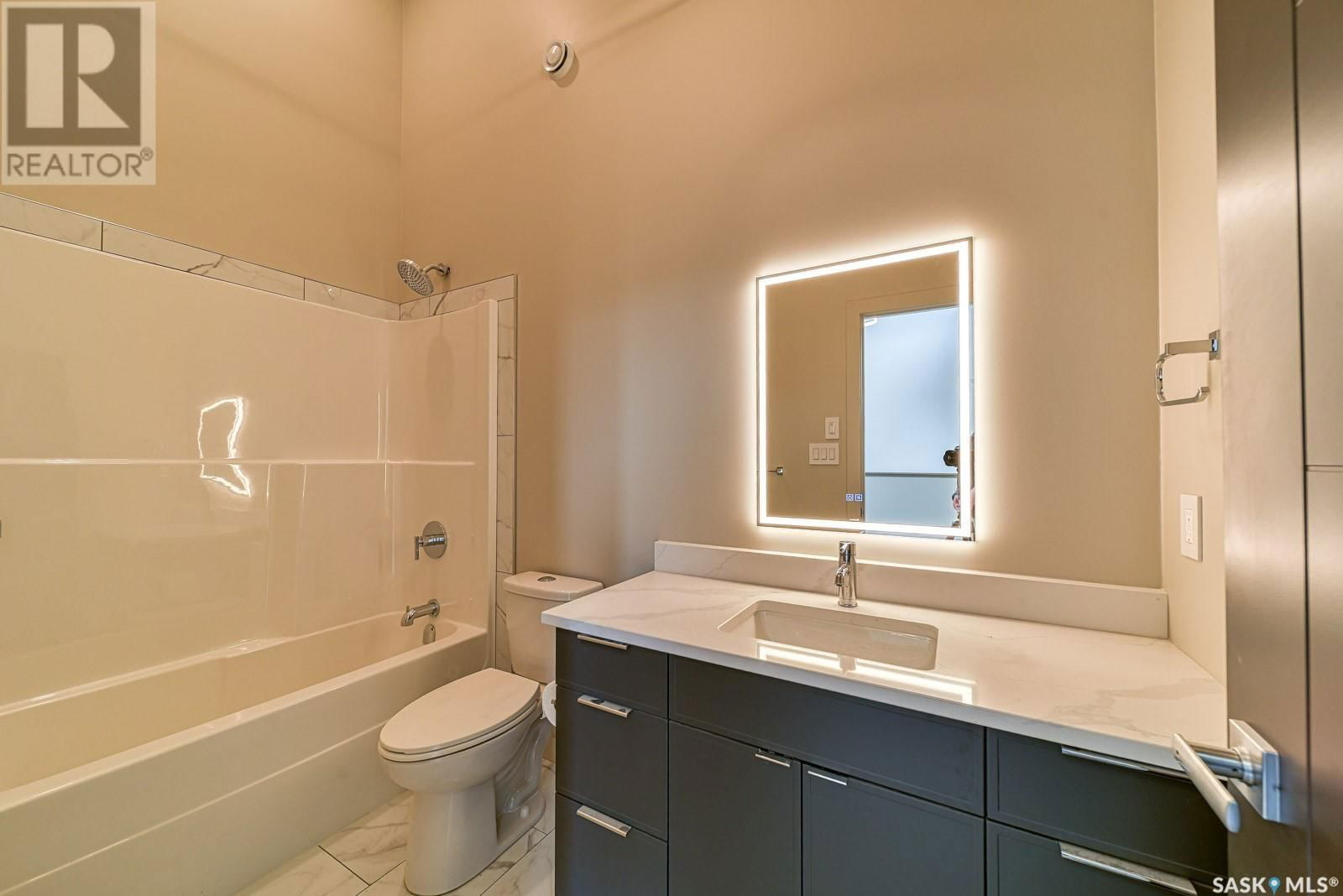 12 SUNSET BOULEVARD Image 14