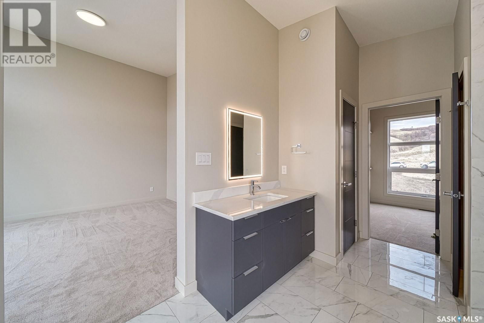 12 SUNSET BOULEVARD Image 18