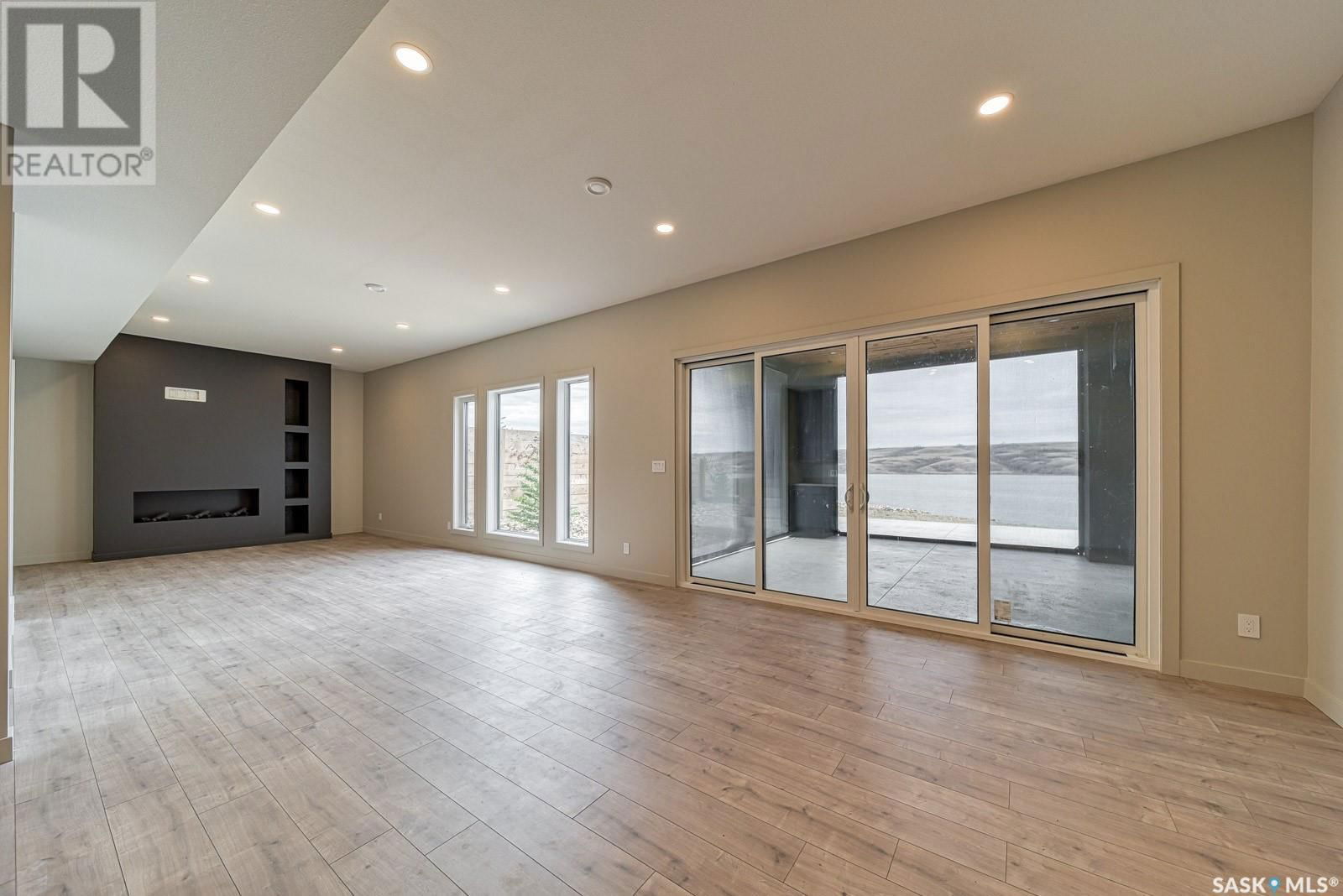 12 SUNSET BOULEVARD Image 25