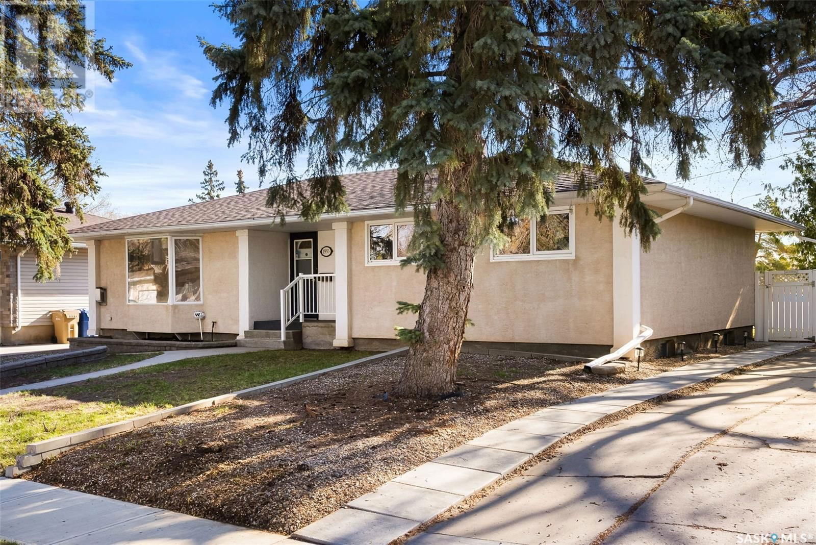 1955 Cowan Crescent Regina, Saskatchewan
