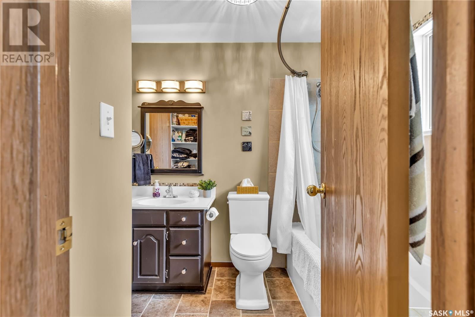 780 BIRCH STREET Image 18