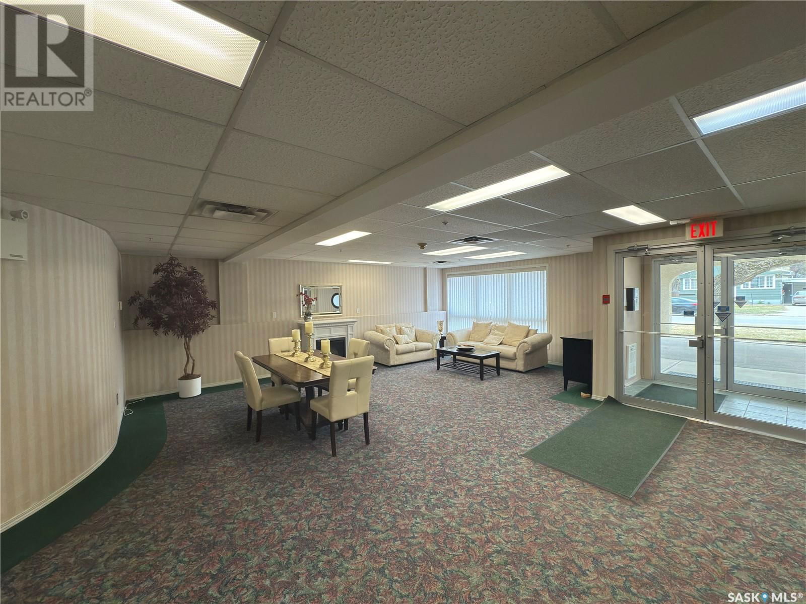 204 - 544 RIVER STREET Image 3